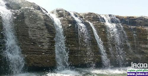 آبشاری ناشناخته در بیابان های ایران